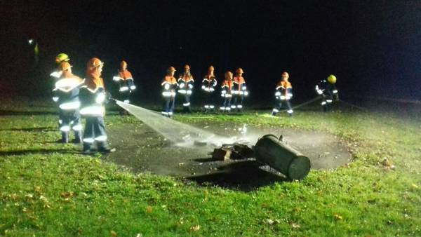 Neue Führung und Berufsfeuerwehrtag der Jugendfeuerwehr_IMG-20171103-WA0005.jpg